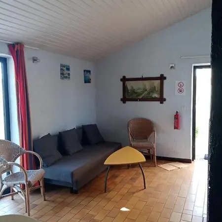 Le Repaire Des Renards Vallee De Rabais 维尔通